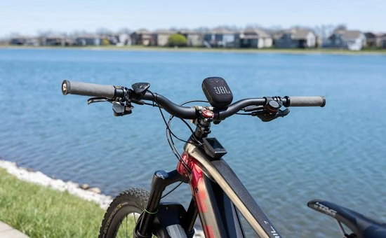 JBL WIND S3 - Draadloze Bluetooth Remote Controller - Fiets - Scooter - Met Docking Station 11 JBL WIND S3 - Draadloze Bluetooth Remote Controller - Fiets - Scooter - Met Docking Station - Image 9